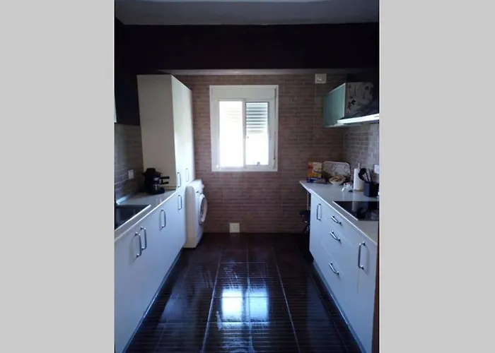 Sevilla ,Piso Completo En Buena Zona,Wifi Y Aparcamiento