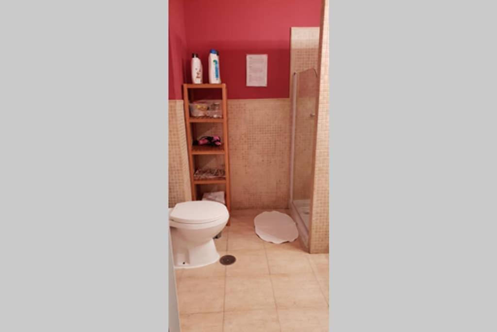 ,piso Completo En Buena Zona,wifi Y Aparcamiento Séville